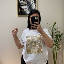 Taş İşlemeli Kalp ve İnci Detaylı Altın Varak T-Shirt