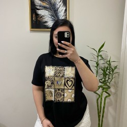 Taş İşlemeli Kalp ve İnci Detaylı Altın Varak T-Shirt Taş İşlemeli Kalp ve İnci Detaylı Altın Varak T-Shirt