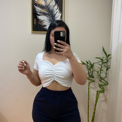 Büzgü Detaylı Şık Beyaz Crop Büzgü Detaylı Şık Beyaz Crop