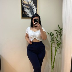 Büzgü Detaylı Şık Beyaz Crop Büzgü Detaylı Şık Beyaz Crop