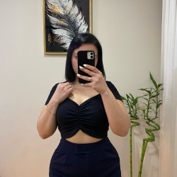 Büzgü Detaylı Şık Beyaz Crop Büzgü Detaylı Şık Beyaz Crop
